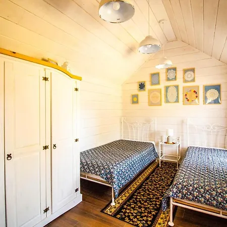 Holiday House Folwark Jelen Poniklica Exterior photo