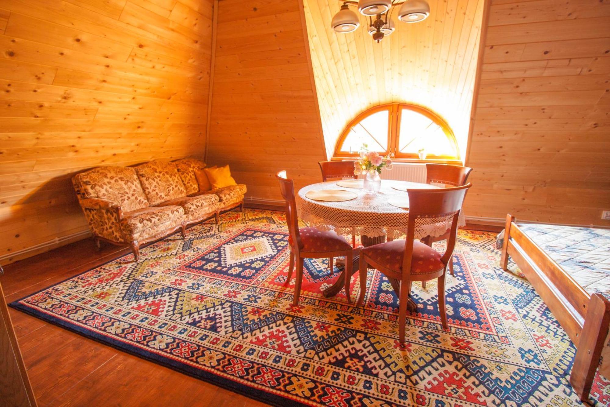 House Folwark Jelen Poniklica
